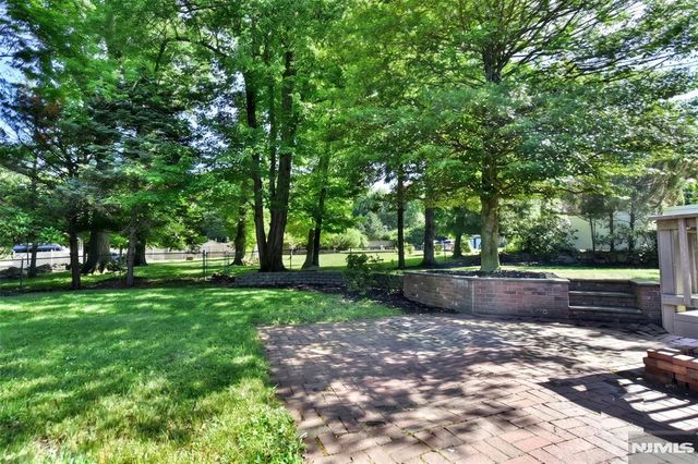 11 Mountain Ridge Drive, Wayne, NJ 07470