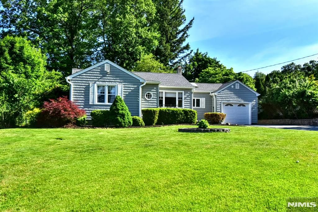11 Mountain Ridge Drive, Wayne, NJ 07470