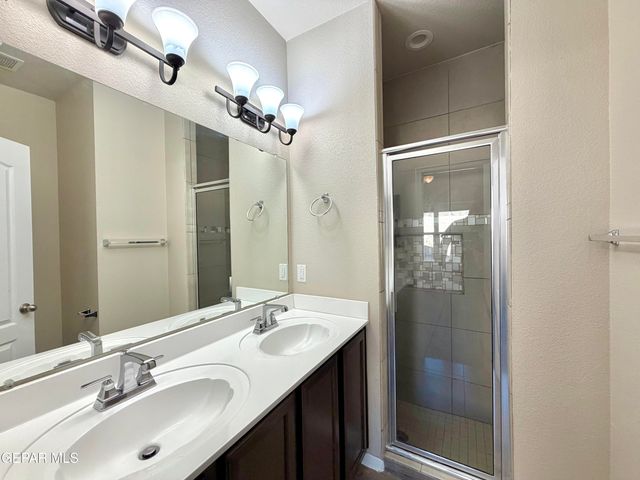 11145 Eleanor Coldwell Lane, Socorro, TX 79927