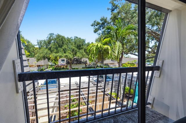 605 6TH Terrace, Palm Beach Gardens, FL 33418