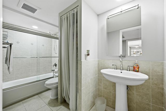 605 6TH Terrace, Palm Beach Gardens, FL 33418