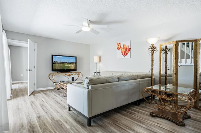 605 6TH Terrace, Palm Beach Gardens, FL 33418
