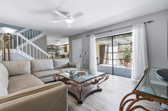 605 6TH Terrace, Palm Beach Gardens, FL 33418