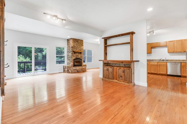 128 County Road 755, Riceville, TN 37370