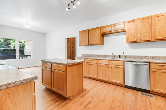 128 County Road 755, Riceville, TN 37370