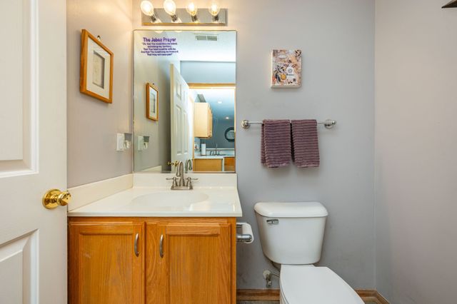 6855 Woodland Avenue 1403, West Des Moines, IA 50266