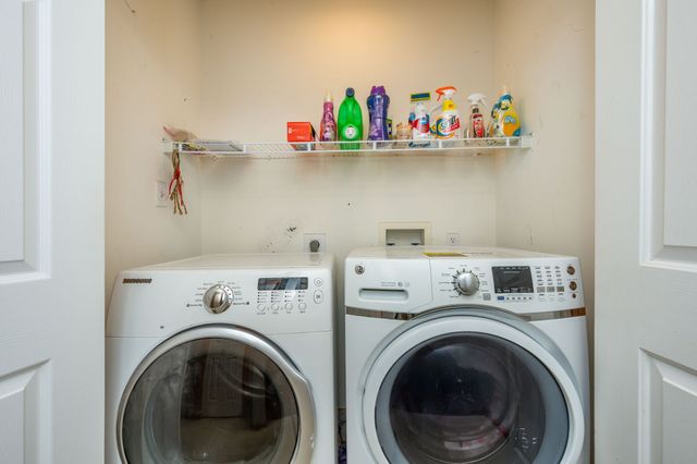 6855 Woodland Avenue 1403, West Des Moines, IA 50266