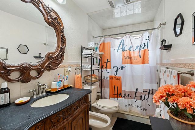 5951 SW 4th St, Miami, FL 33144