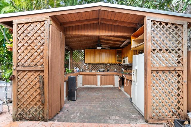 5951 SW 4th St, Miami, FL 33144