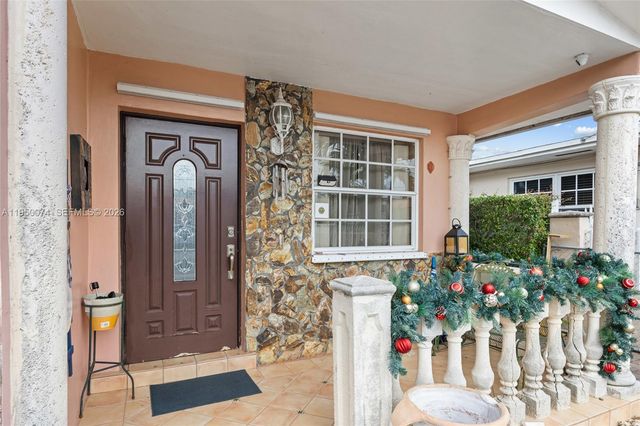 5951 SW 4th St, Miami, FL 33144