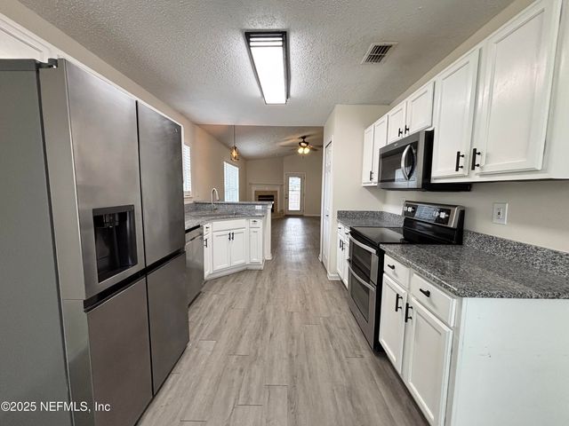 1613 TEABERRY Drive, Middleburg, FL 32068