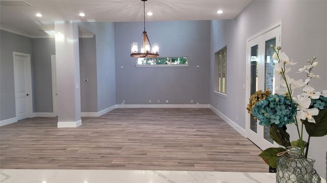 9729 Neuens Road, Houston, TX 77080