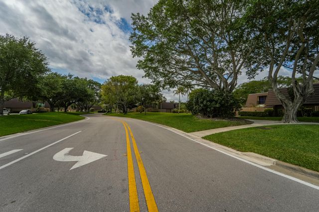 317 3rd Court, Palm Beach Gardens, FL 33410