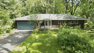 16053 Lakeside Road, Chikaming Twp, MI 49129