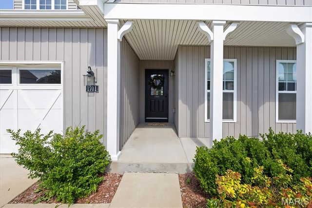 1701 Canopy Crest Circle, Swansea, IL 62226