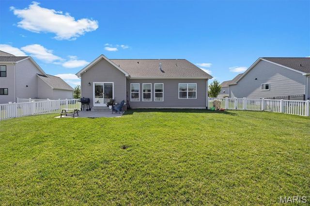 1701 Canopy Crest Circle, Swansea, IL 62226