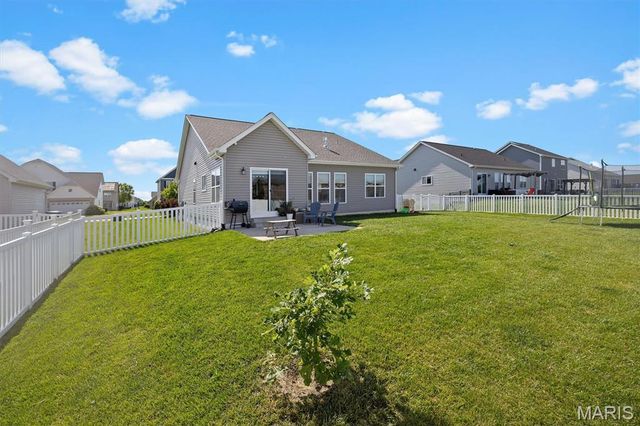 1701 Canopy Crest Circle, Swansea, IL 62226