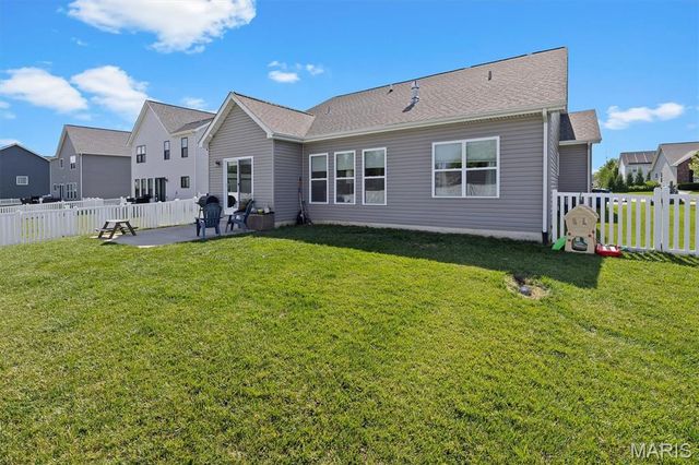 1701 Canopy Crest Circle, Swansea, IL 62226