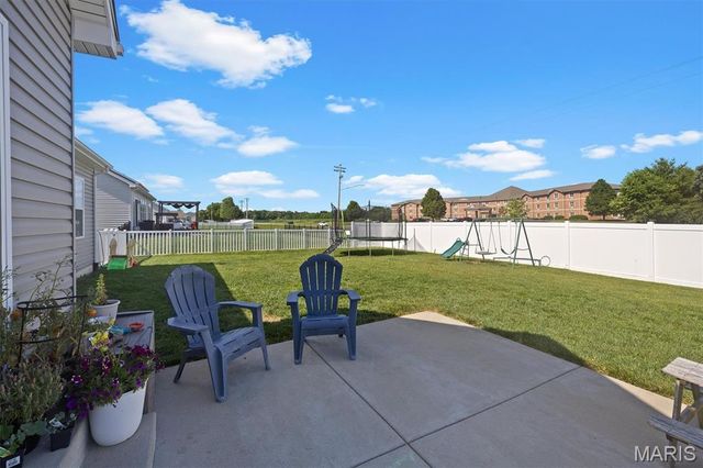 1701 Canopy Crest Circle, Swansea, IL 62226