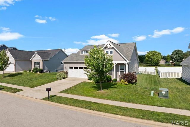 1701 Canopy Crest Circle, Swansea, IL 62226