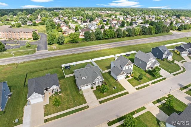 1701 Canopy Crest Circle, Swansea, IL 62226