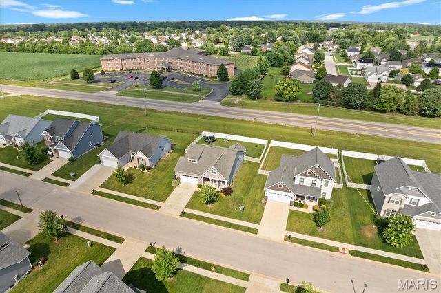 1701 Canopy Crest Circle, Swansea, IL 62226