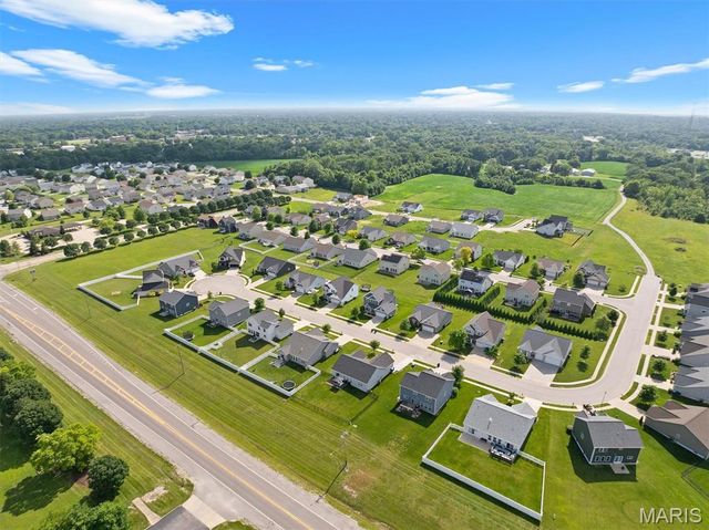 1701 Canopy Crest Circle, Swansea, IL 62226
