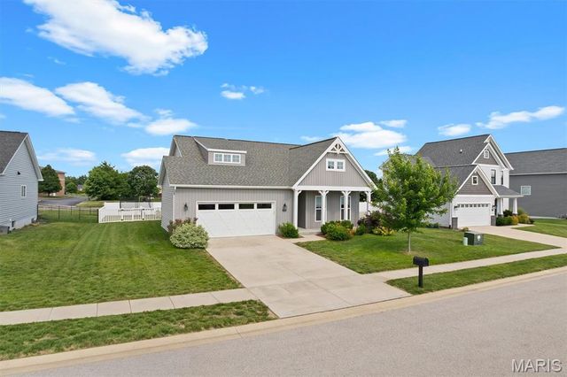 1701 Canopy Crest Circle, Swansea, IL 62226