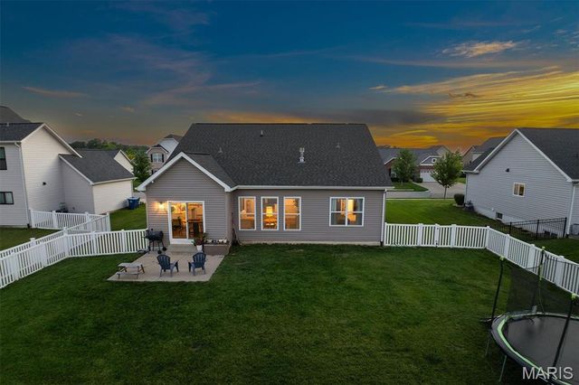 1701 Canopy Crest Circle, Swansea, IL 62226