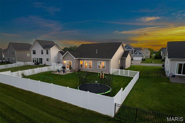 1701 Canopy Crest Circle, Swansea, IL 62226