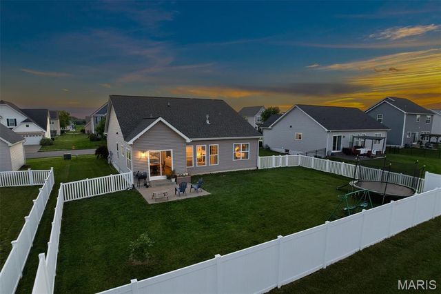 1701 Canopy Crest Circle, Swansea, IL 62226
