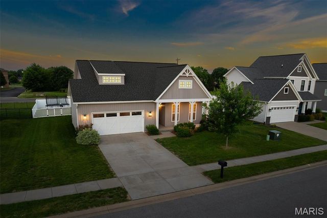 1701 Canopy Crest Circle, Swansea, IL 62226