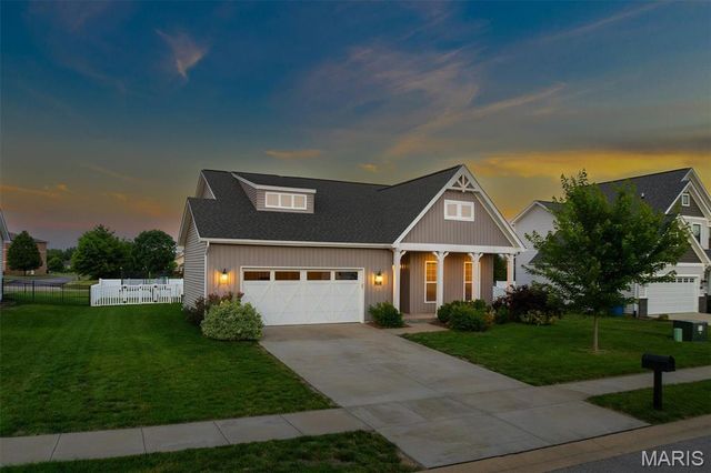 1701 Canopy Crest Circle, Swansea, IL 62226