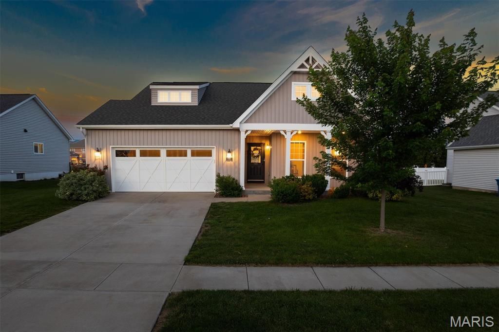1701 Canopy Crest Circle, Swansea, IL 62226