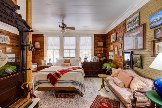 1011 S Sycamore, Palestine, TX 75801