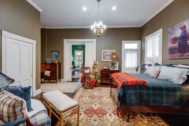 1011 S Sycamore, Palestine, TX 75801