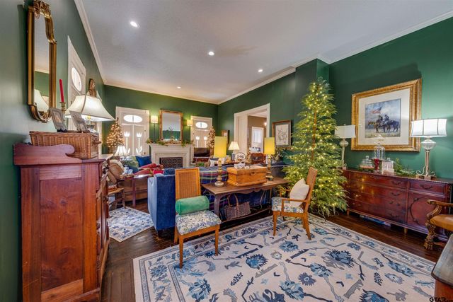 1011 S Sycamore, Palestine, TX 75801