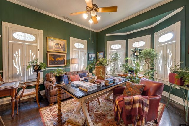 1011 S Sycamore, Palestine, TX 75801