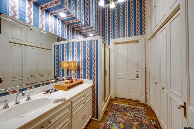 1011 S Sycamore, Palestine, TX 75801