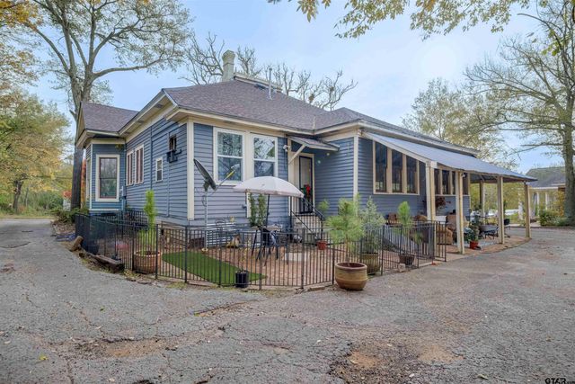 1011 S Sycamore, Palestine, TX 75801