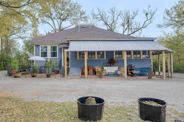 1011 S Sycamore, Palestine, TX 75801