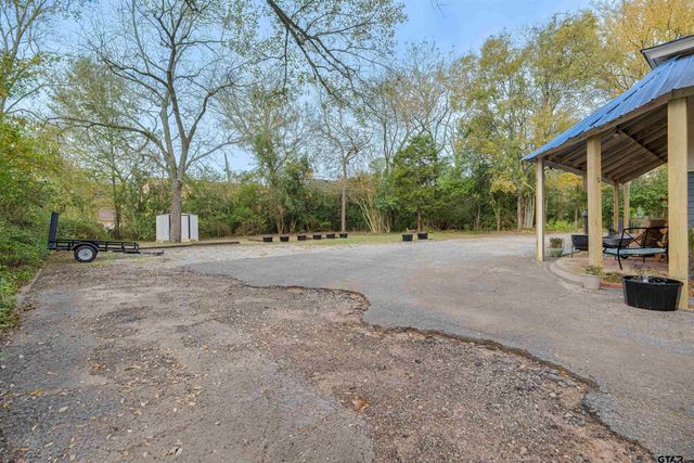 1011 S Sycamore, Palestine, TX 75801