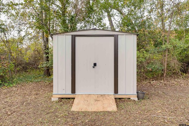 1011 S Sycamore, Palestine, TX 75801