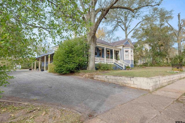 1011 S Sycamore, Palestine, TX 75801