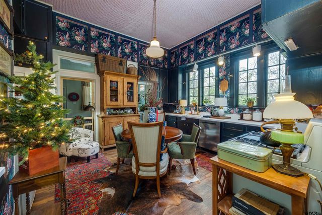 1011 S Sycamore, Palestine, TX 75801