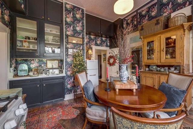 1011 S Sycamore, Palestine, TX 75801