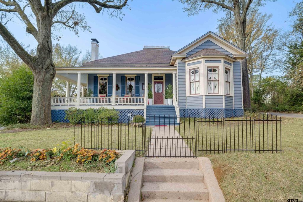 1011 S Sycamore, Palestine, TX 75801