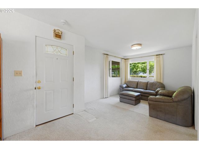 2010 Ne ADAMS St, Camas, WA 98607