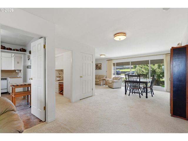 2010 Ne ADAMS St, Camas, WA 98607