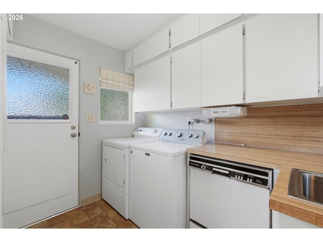 2010 Ne ADAMS St, Camas, WA 98607